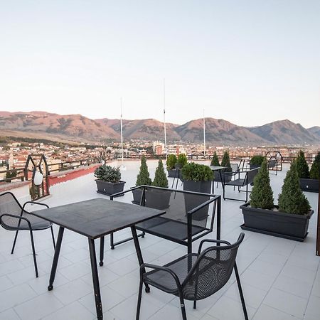 Suite Terrace Rooms & Apartments Korce Esterno foto
