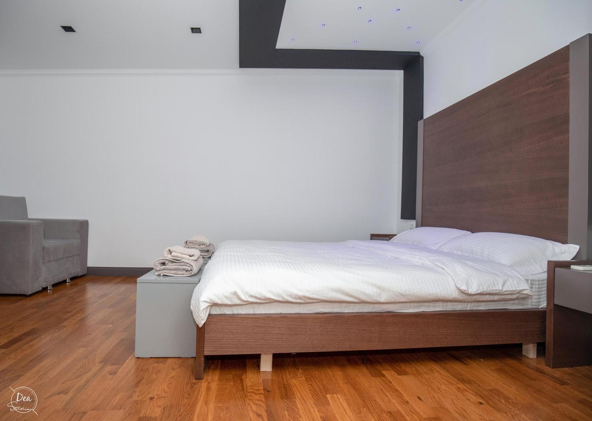 Suite Terrace Rooms & Apartments Korce Esterno foto