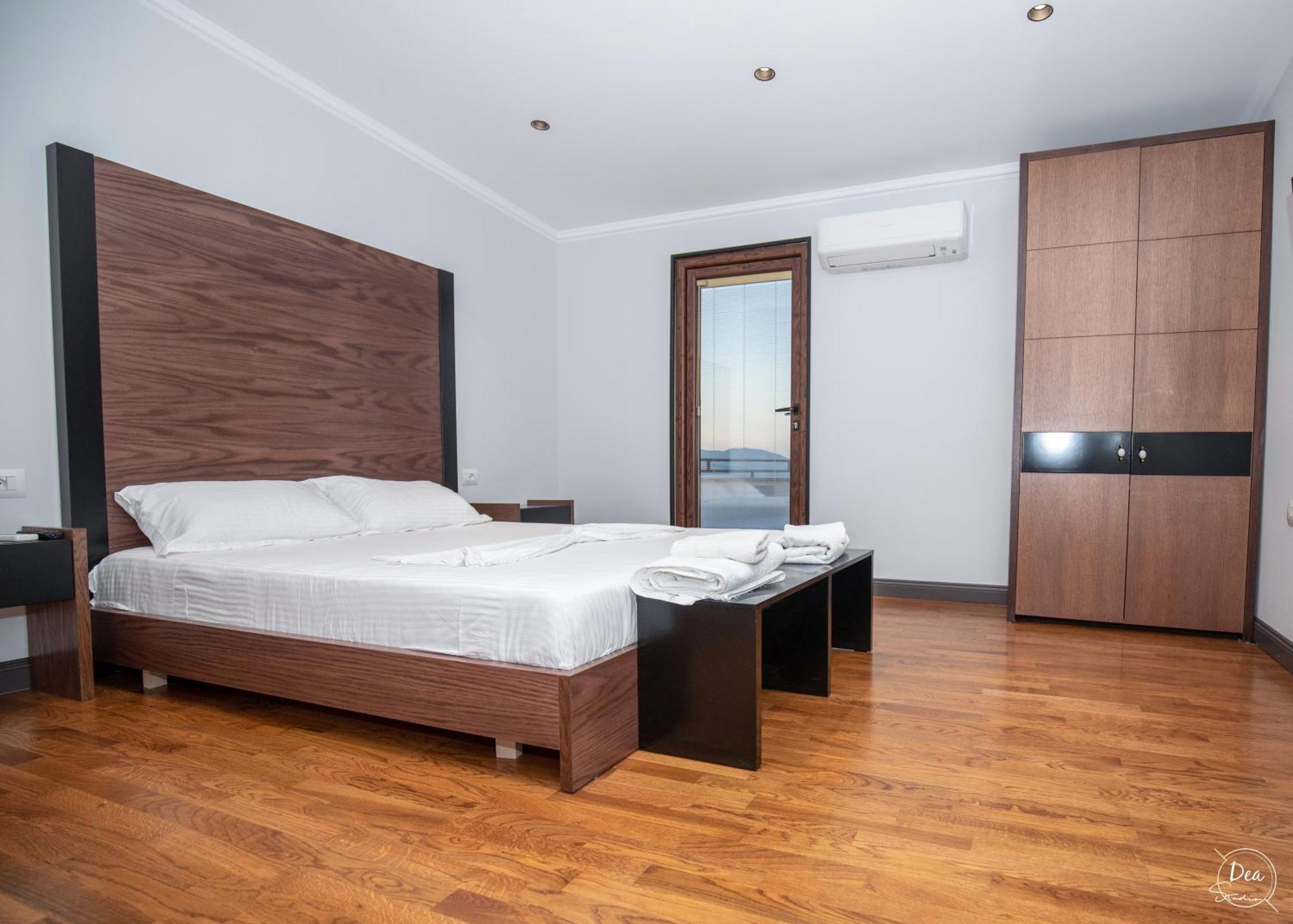 Suite Terrace Rooms & Apartments Korce Esterno foto