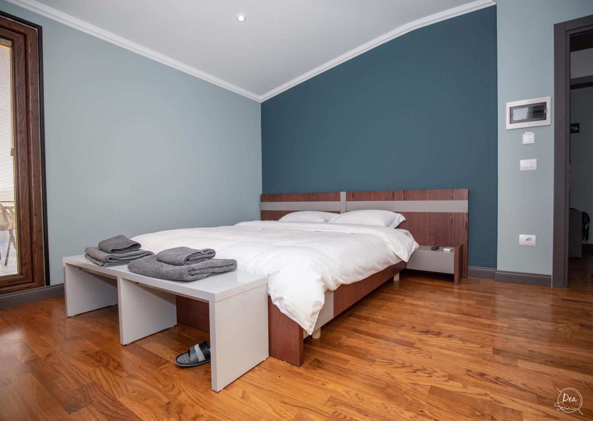 Suite Terrace Rooms & Apartments Korce Esterno foto