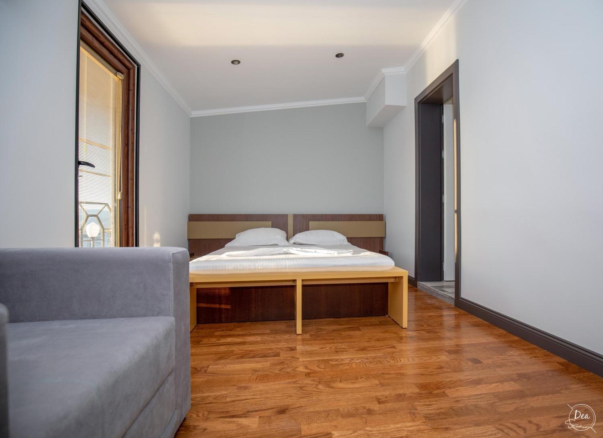 Suite Terrace Rooms & Apartments Korce Esterno foto