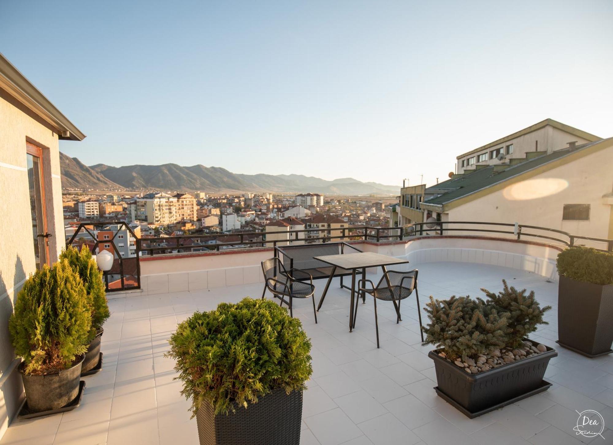 Suite Terrace Rooms & Apartments Korce Esterno foto