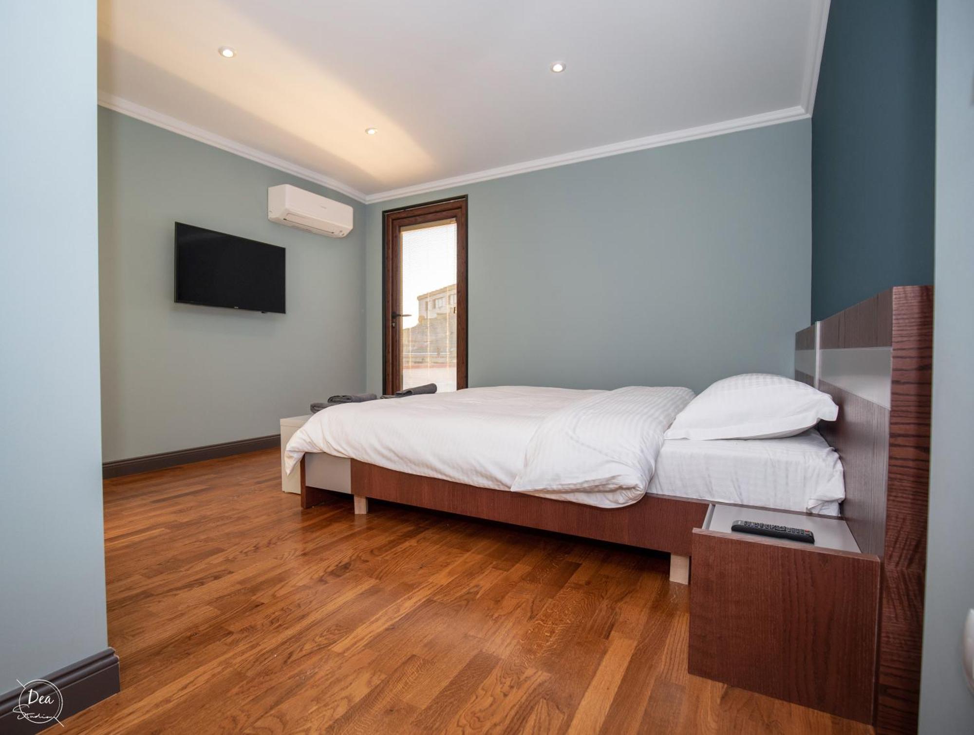 Suite Terrace Rooms & Apartments Korce Esterno foto