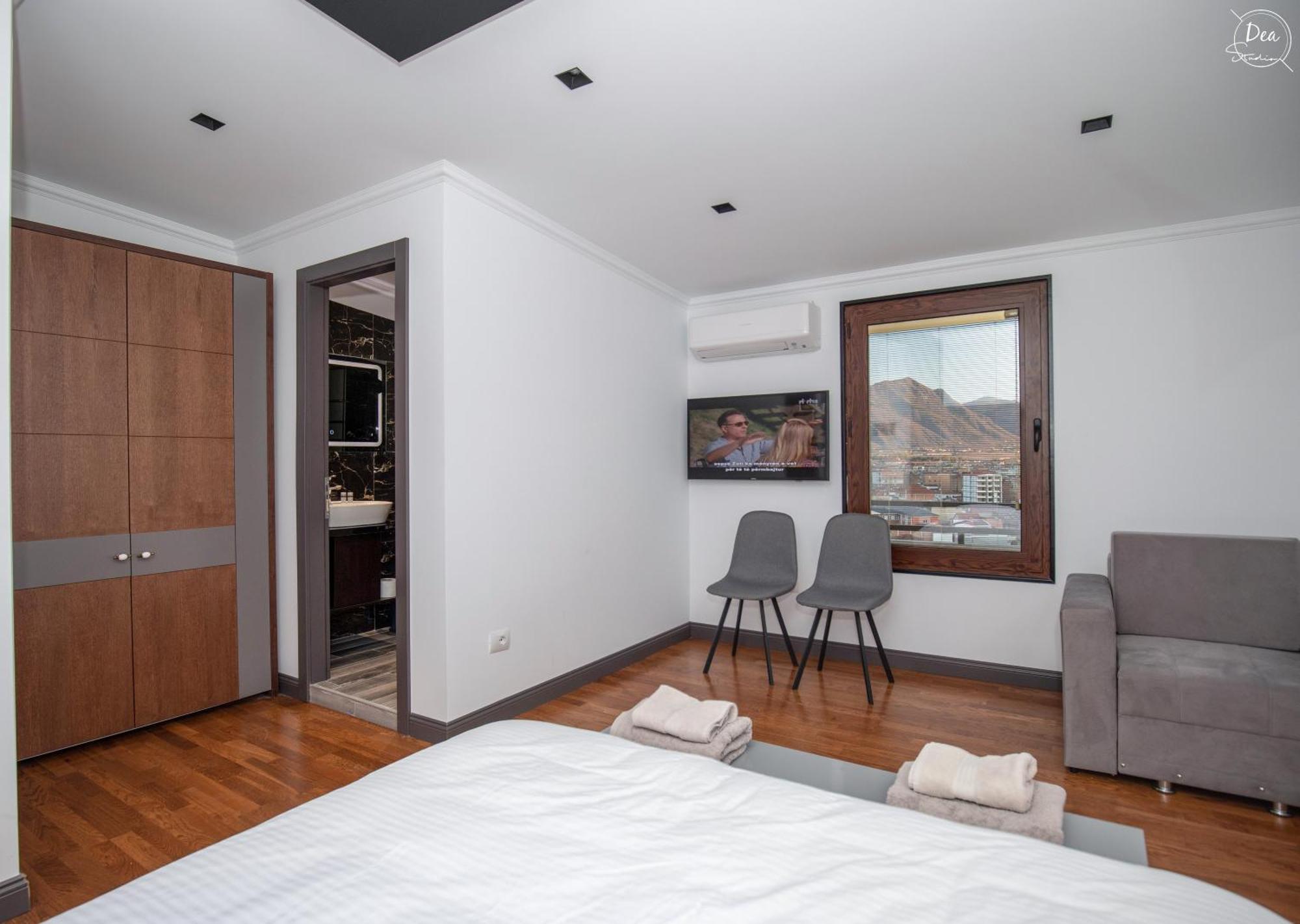 Suite Terrace Rooms & Apartments Korce Esterno foto