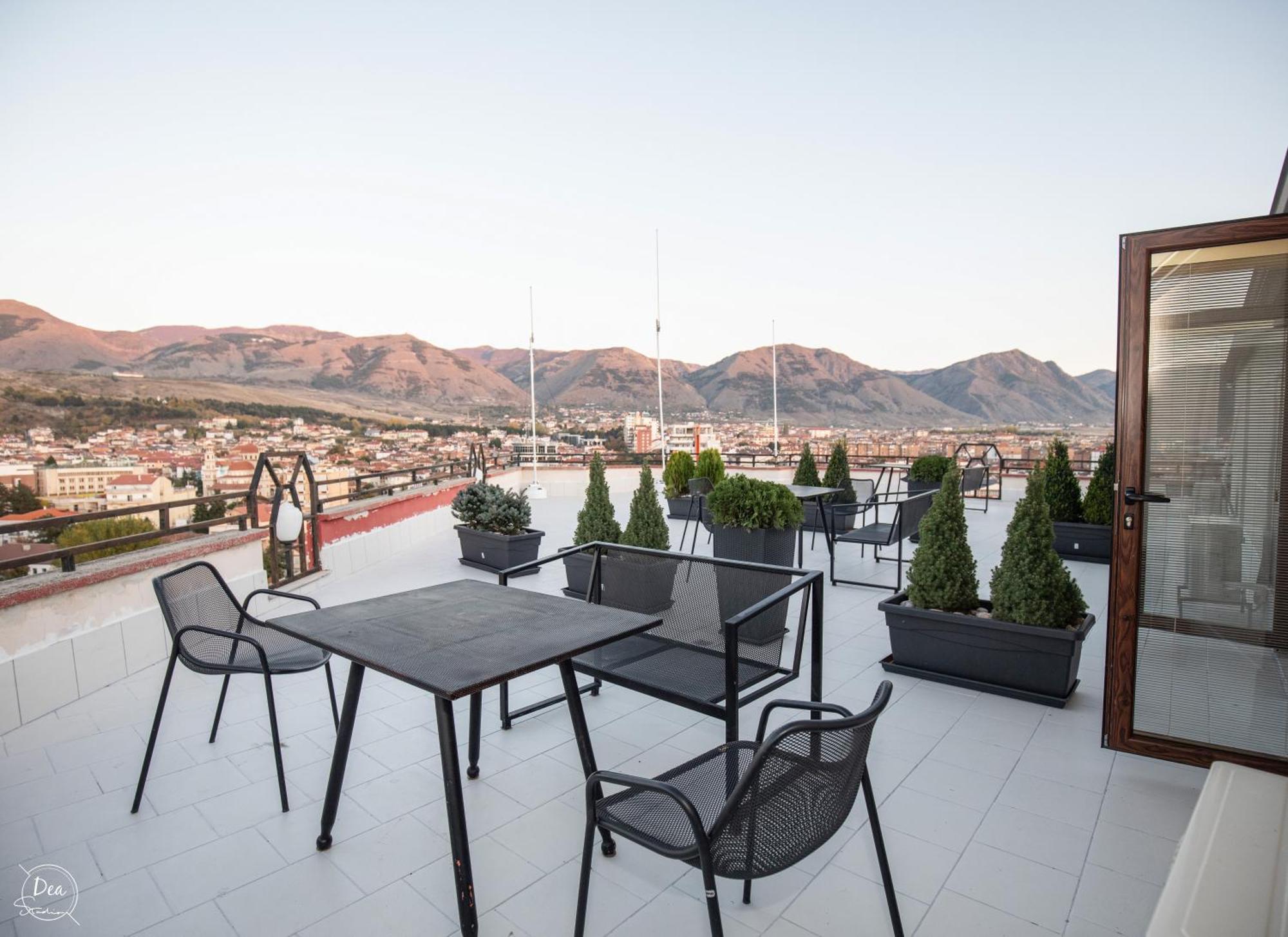 Suite Terrace Rooms & Apartments Korce Esterno foto