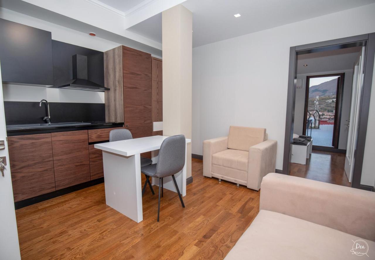 Suite Terrace Rooms & Apartments Korce Esterno foto