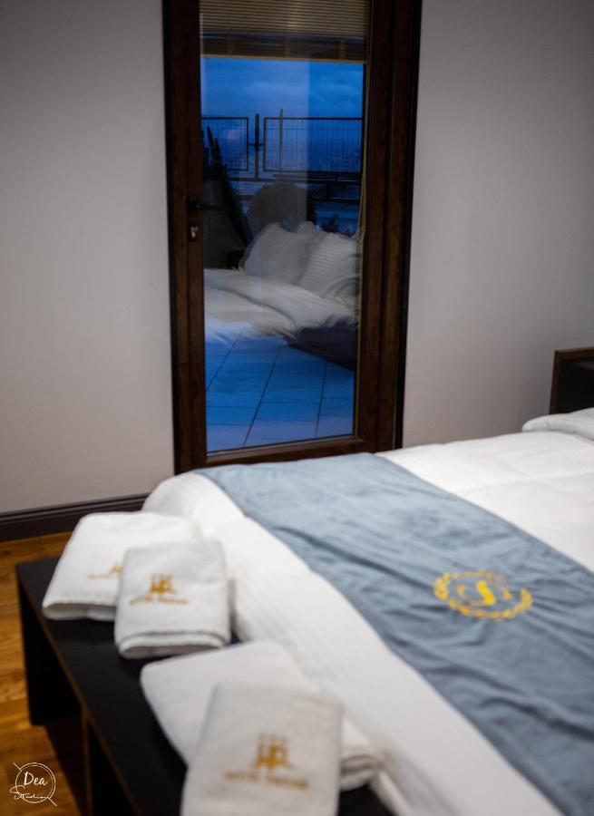 Suite Terrace Rooms & Apartments Korce Esterno foto