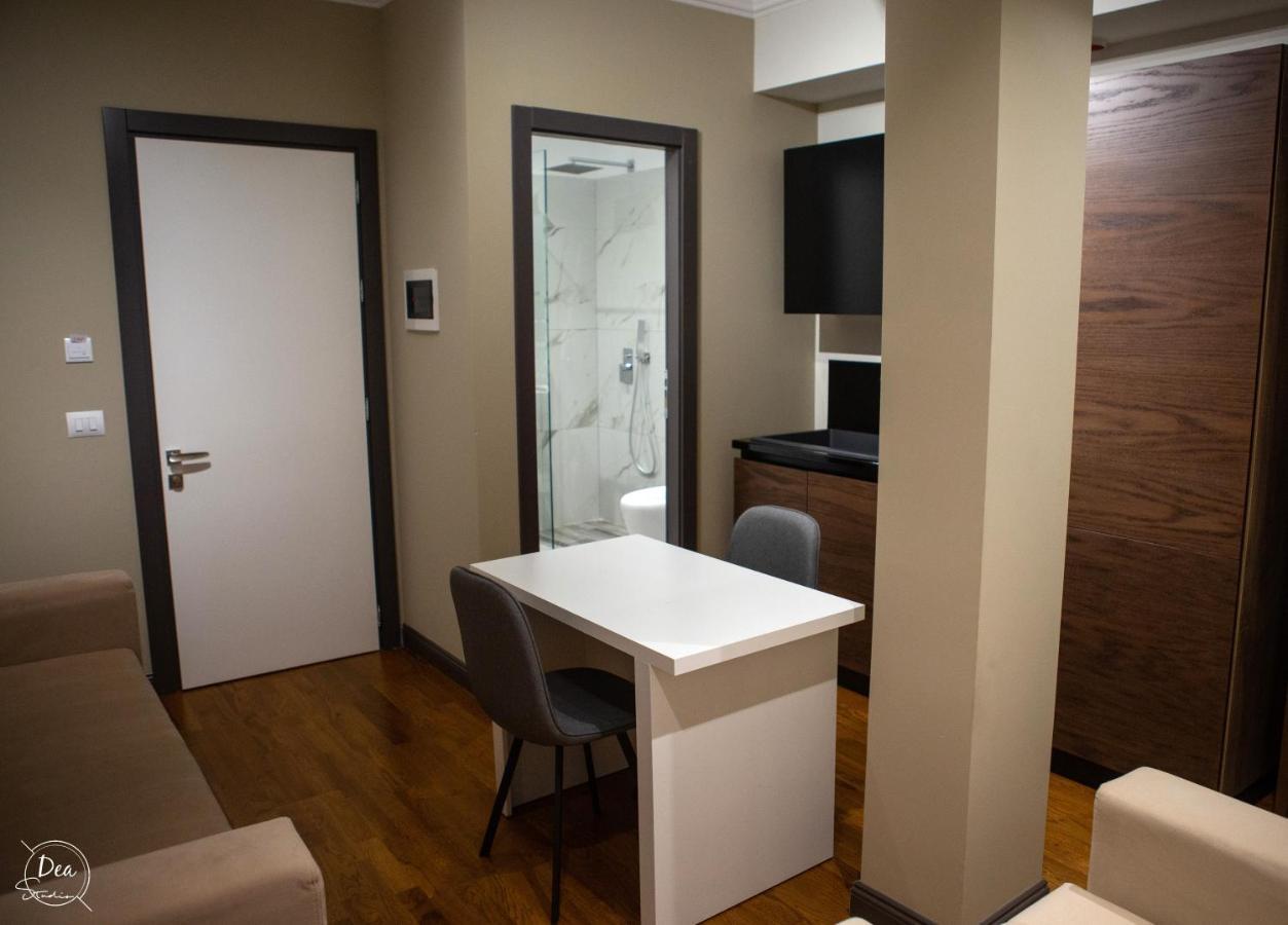 Suite Terrace Rooms & Apartments Korce Esterno foto