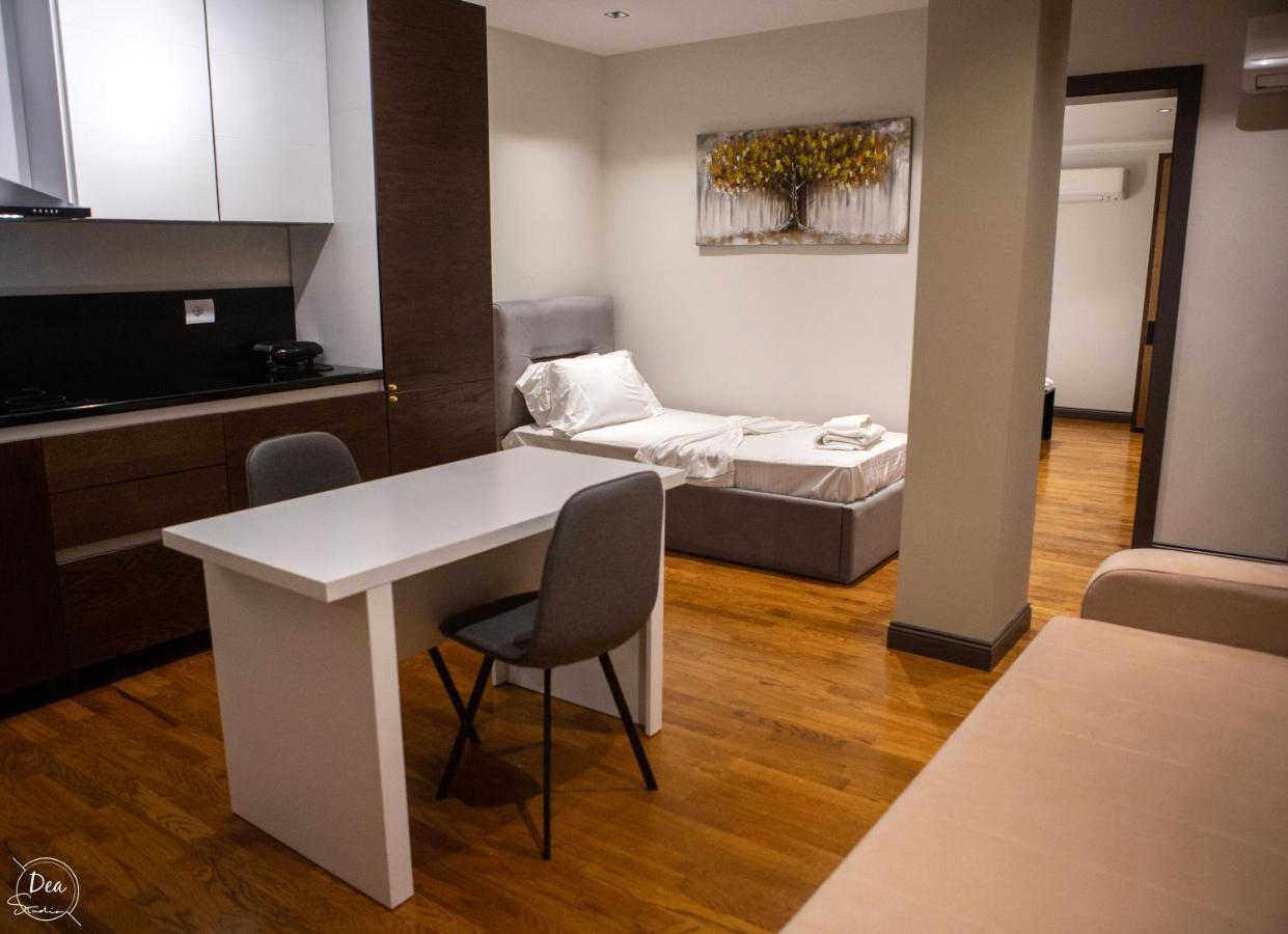 Suite Terrace Rooms & Apartments Korce Esterno foto