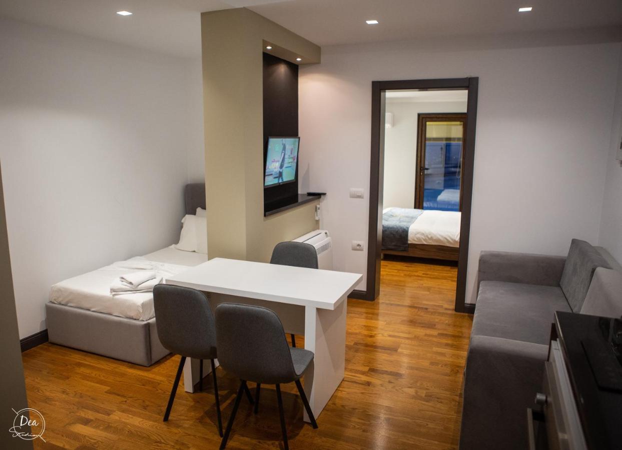 Suite Terrace Rooms & Apartments Korce Esterno foto